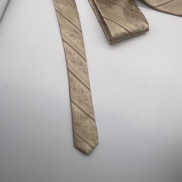 Covington Men's 100% Silk Neck Tie Gold - Picture 2 of 5